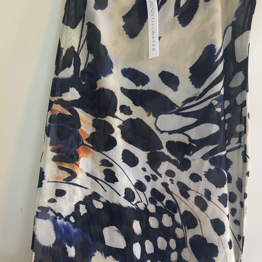Stylish Midi Dress in Black and Cream - Picture 3 of 5